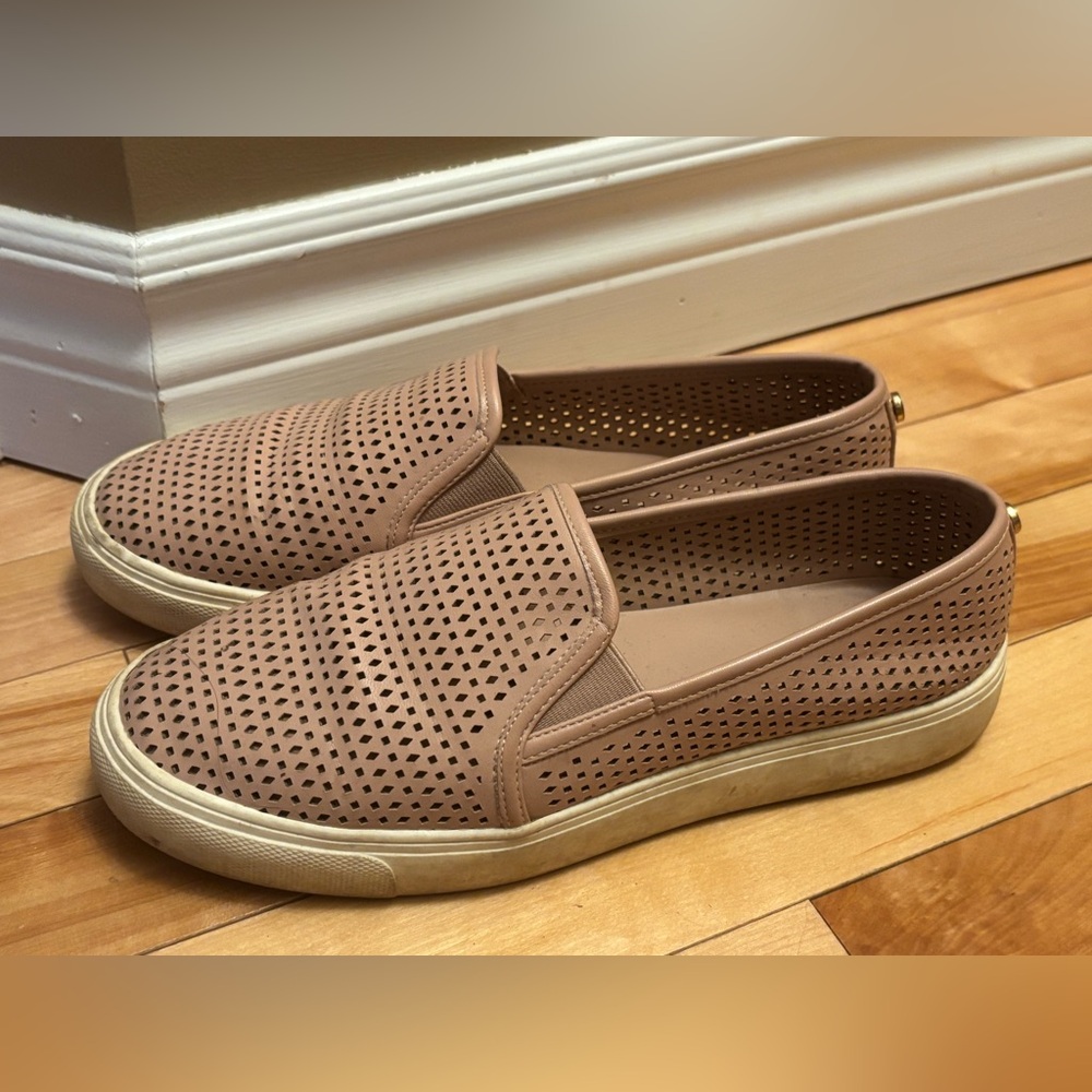 Denver Hayes Perforated Pink Loafers
